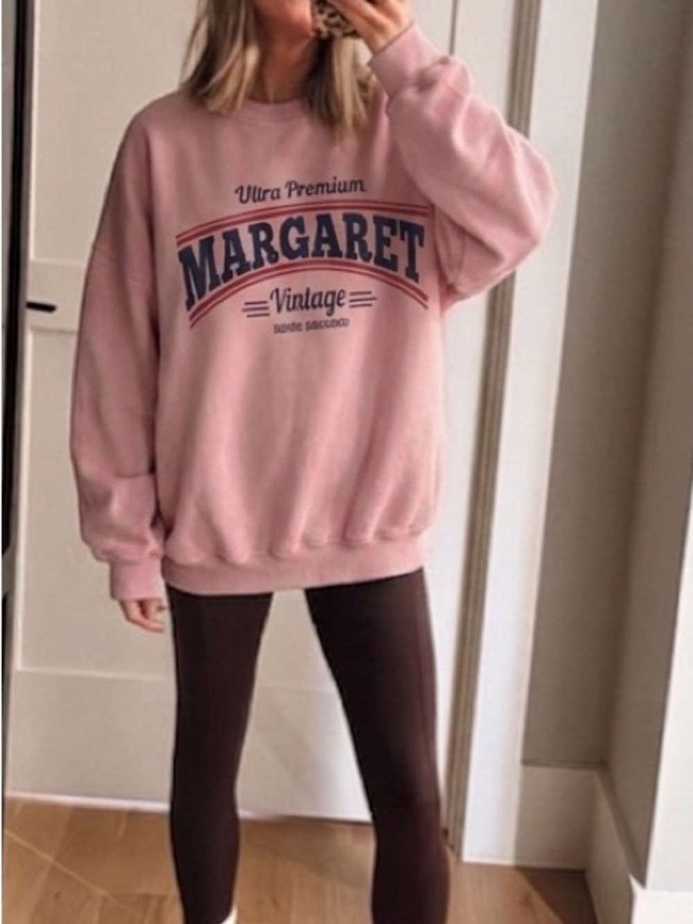 Vintage Graphic Crewneck Sweatshirt - Pink